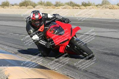 media/Dec-01-2025-Moto Forza (Mon) [[2daa91e15f]]/1-Advanced Group/Session 4 (Turn 10 Inside)/